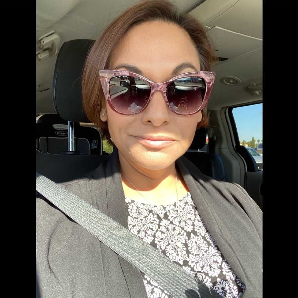 Meet your Posher, Denise